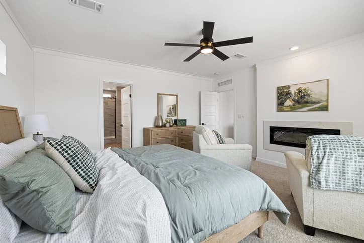 Luxe haven 32724a bedroom home features
